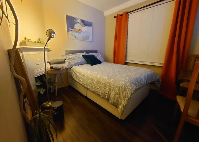 Grand Canal Private * Dublin